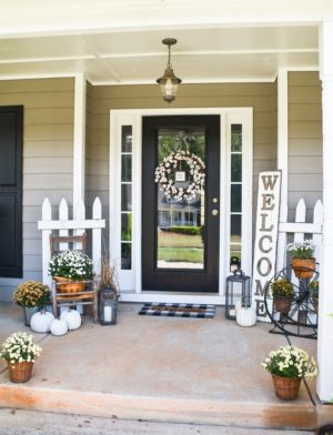 24 Fabulous Fall Porches - little blonde mom
